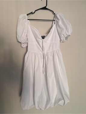 White Puff-Sleeve Mini Dress with Sweetheart Neckline